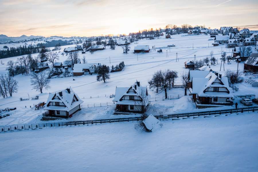Zima w góralskiej  dolinie