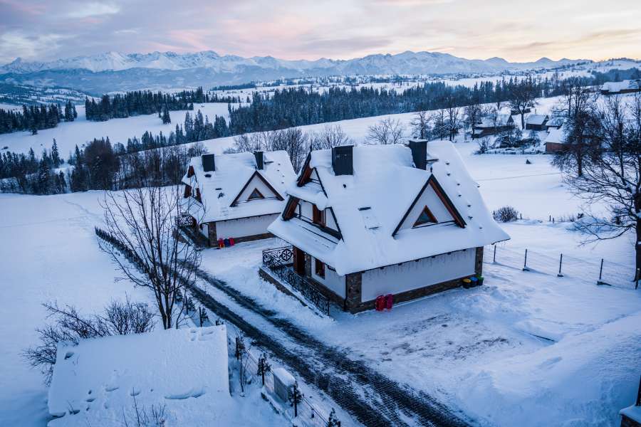 Zima w góralskiej  dolinie