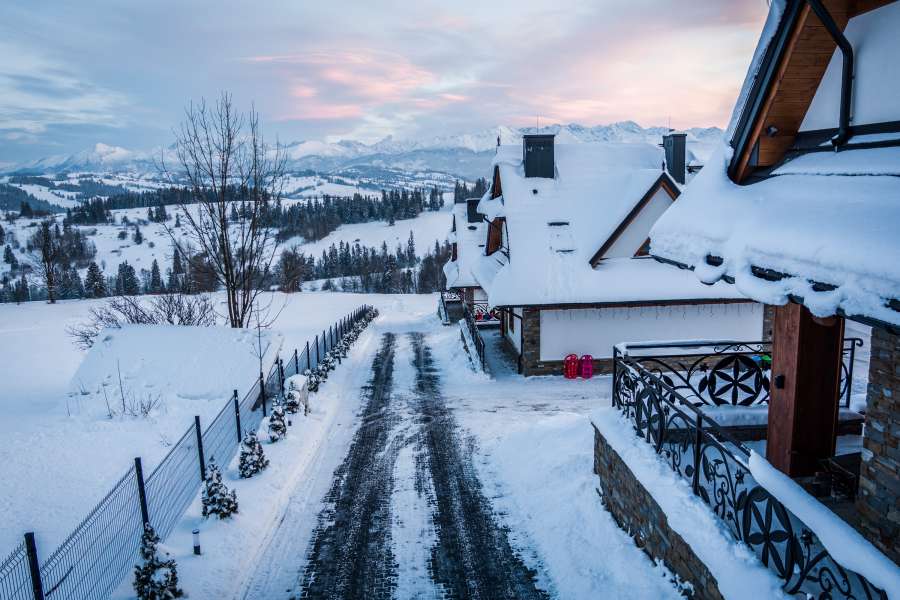 Zima w góralskiej  dolinie